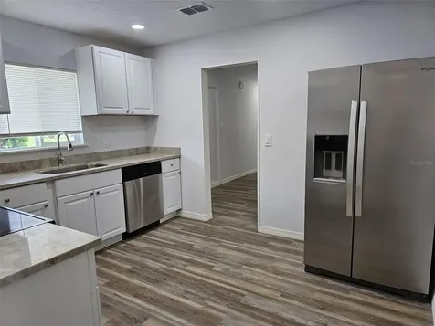 1216 Dickens Avenue Orlando FL 32809