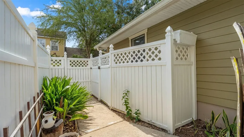 185 SW 129th Terrace Newberry FL 32669