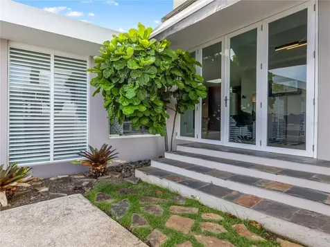 236 Rey Fernando Guaynabo PR 00969
