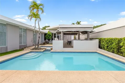 236 Rey Fernando Guaynabo PR 00969