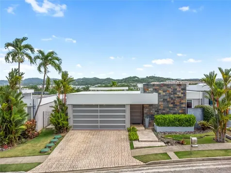 236 Rey Fernando Guaynabo PR 00969