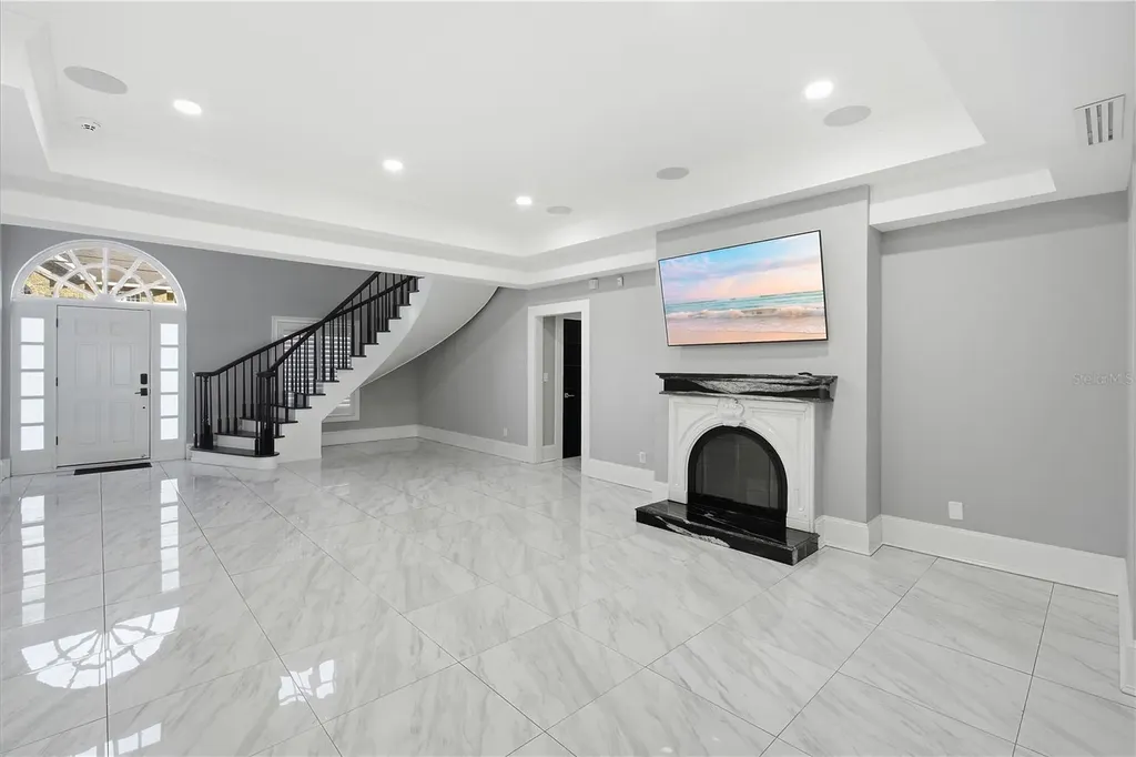 2418 W Palm Drive Tampa FL 33629