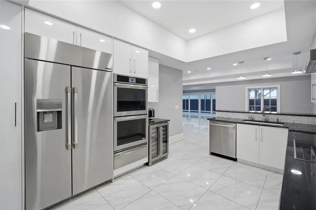 2418 W Palm Drive Tampa FL 33629
