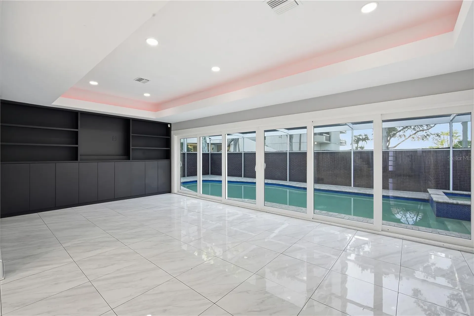 2418 W Palm Drive Tampa FL 33629