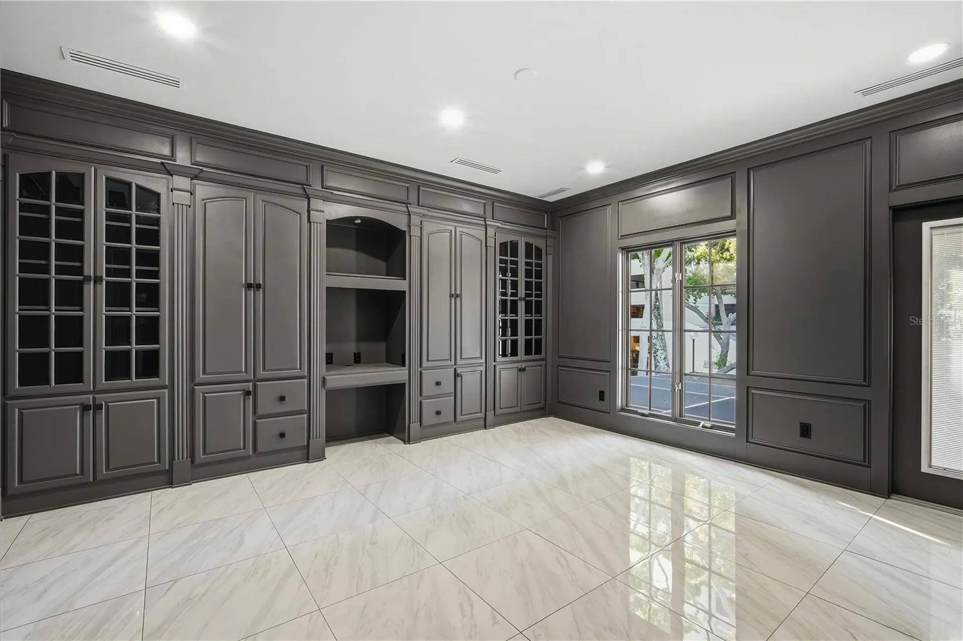 2418 W Palm Drive Tampa FL 33629