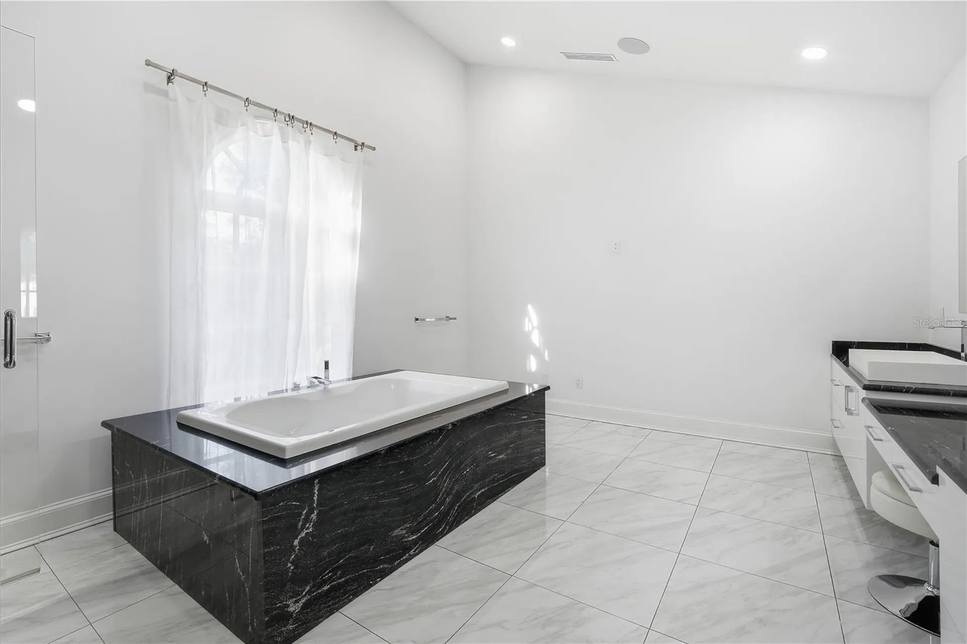 2418 W Palm Drive Tampa FL 33629