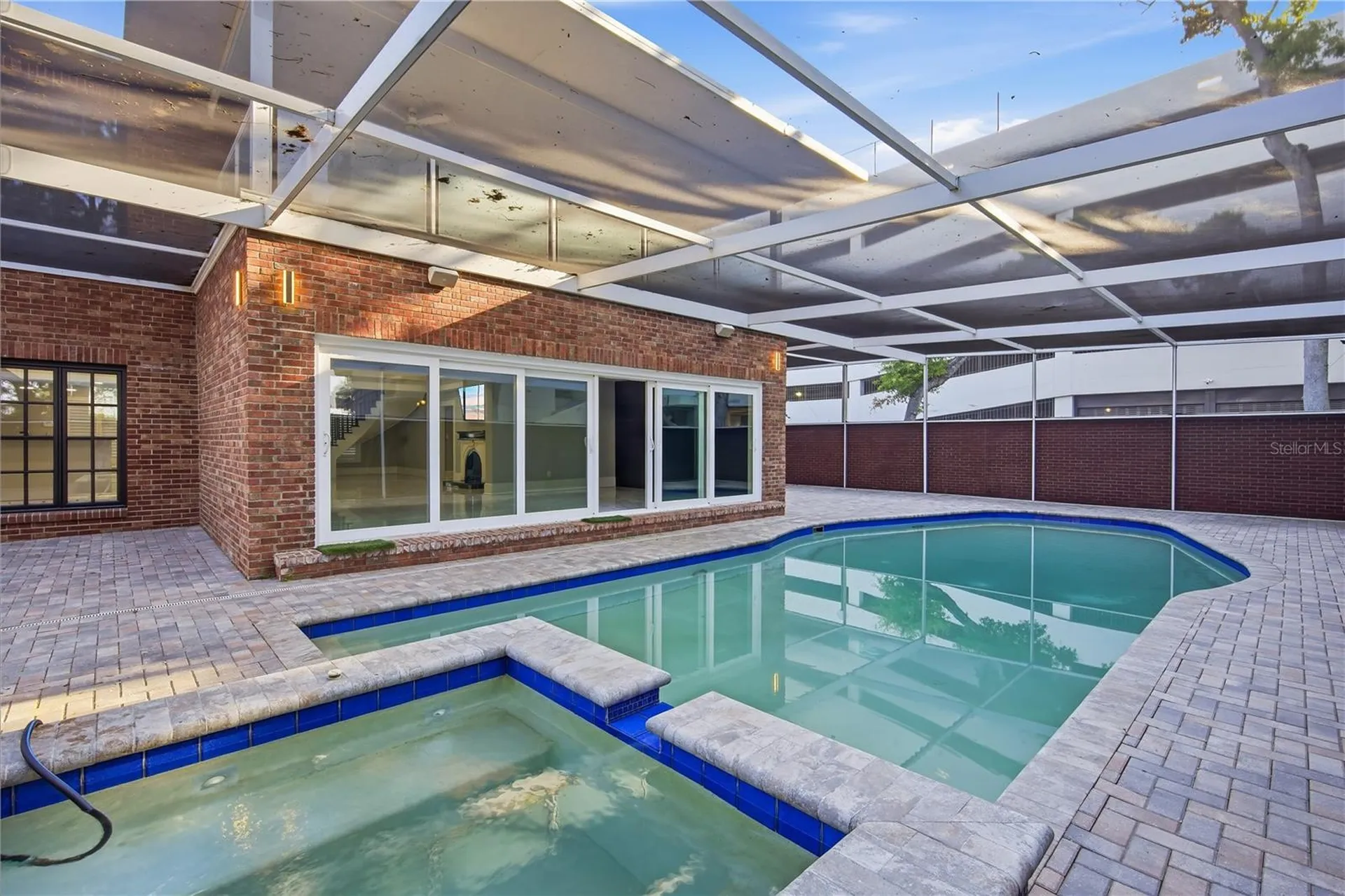 2418 W Palm Drive Tampa FL 33629