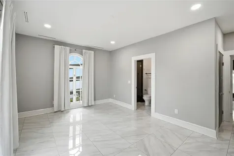 2418 W Palm Drive Tampa FL 33629