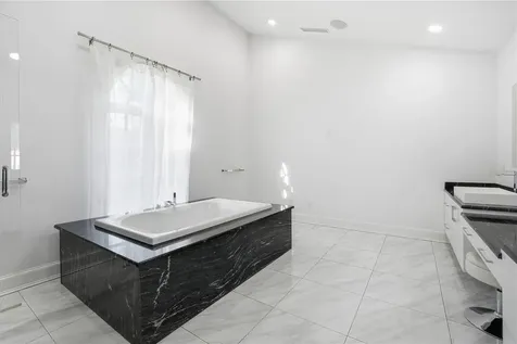2418 W Palm Drive Tampa FL 33629