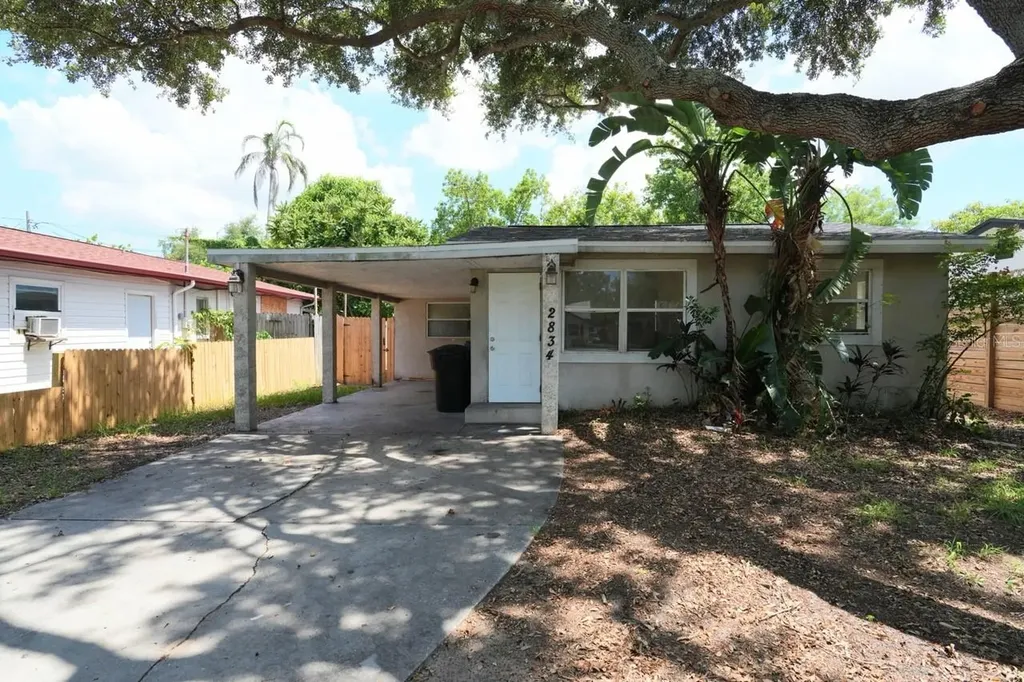 2834 25th Avenue N St Petersburg FL 33713