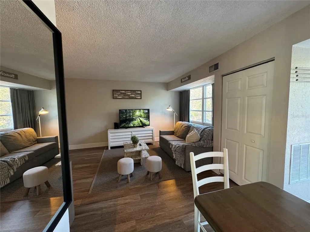 3315 58th Avenue S St Petersburg FL 33712