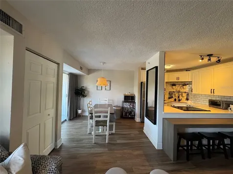 3315 58th Avenue S St Petersburg FL 33712