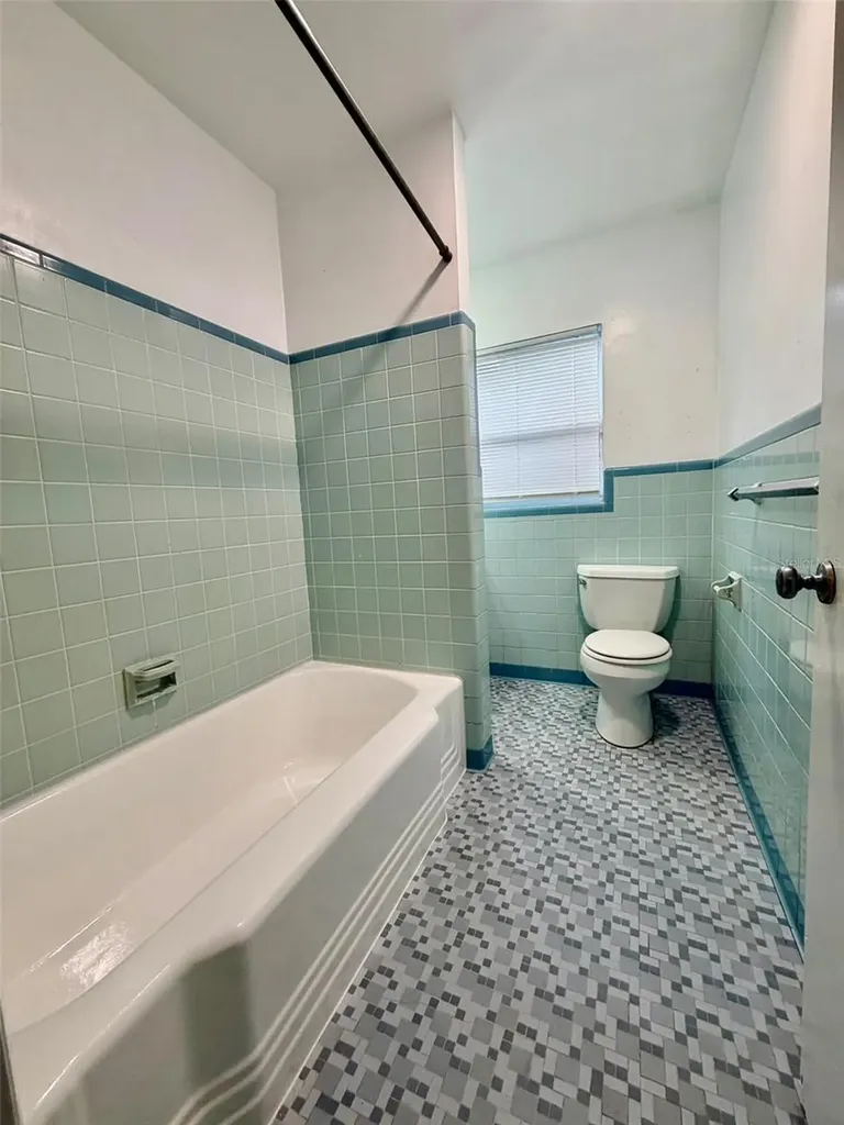 905 NW 36th Avenue Gainesville FL 32609