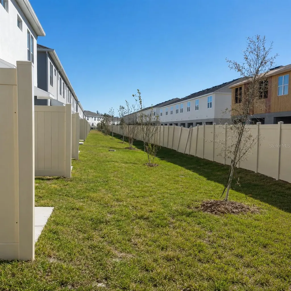 2528 Skyline Loop Kissimmee FL 34758