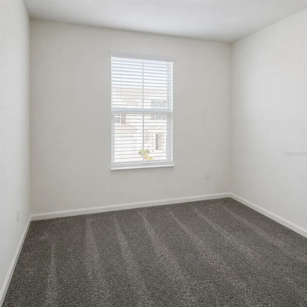 2528 Skyline Loop Kissimmee FL 34758