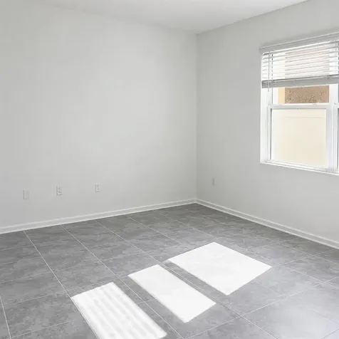 2528 Skyline Loop Kissimmee FL 34758