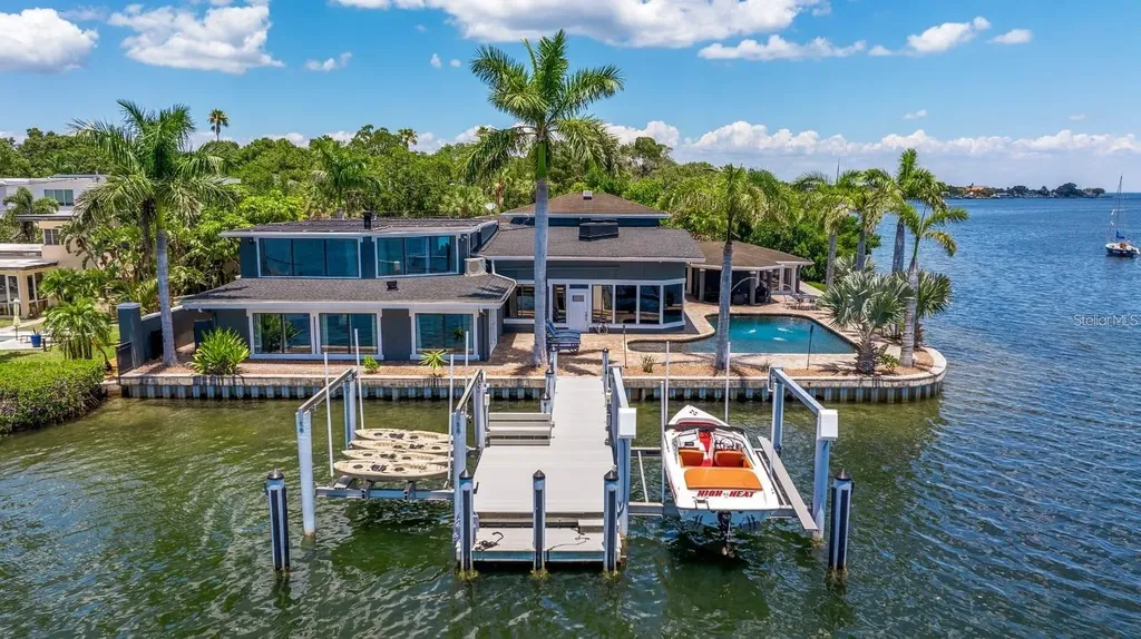 2785 Bayside Drive S St Petersburg FL 33705