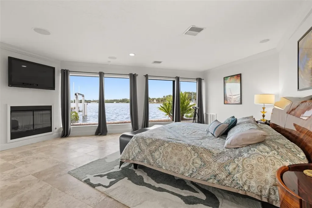 2785 Bayside Drive S St Petersburg FL 33705