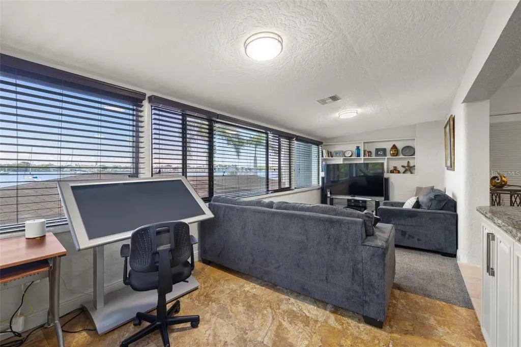 2785 Bayside Drive S St Petersburg FL 33705