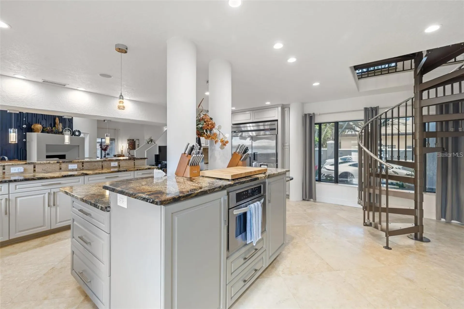 2785 Bayside Drive S St Petersburg FL 33705