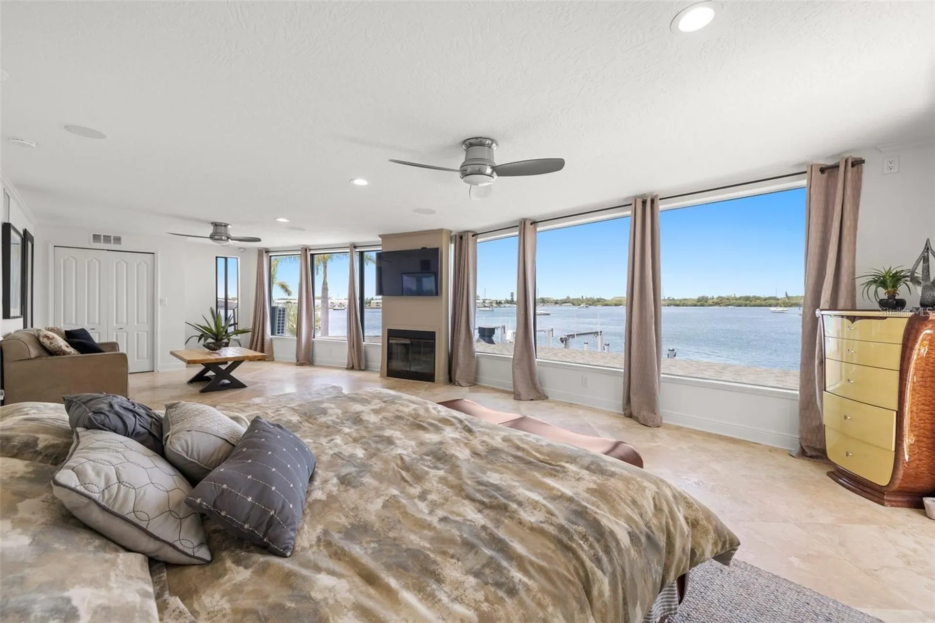 2785 Bayside Drive S St Petersburg FL 33705