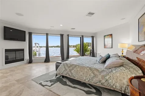 2785 Bayside Drive S St Petersburg FL 33705