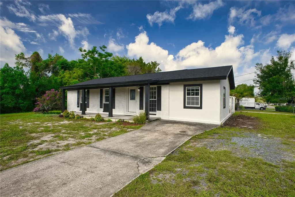 102 Amigos Road Debary FL 32713