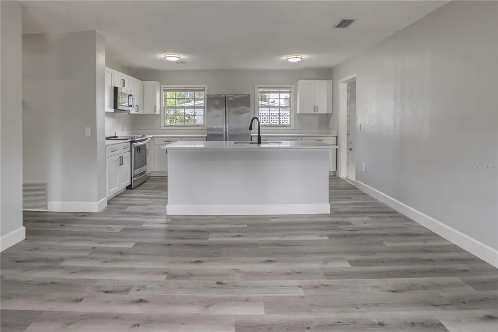 102 Amigos Road Debary FL 32713