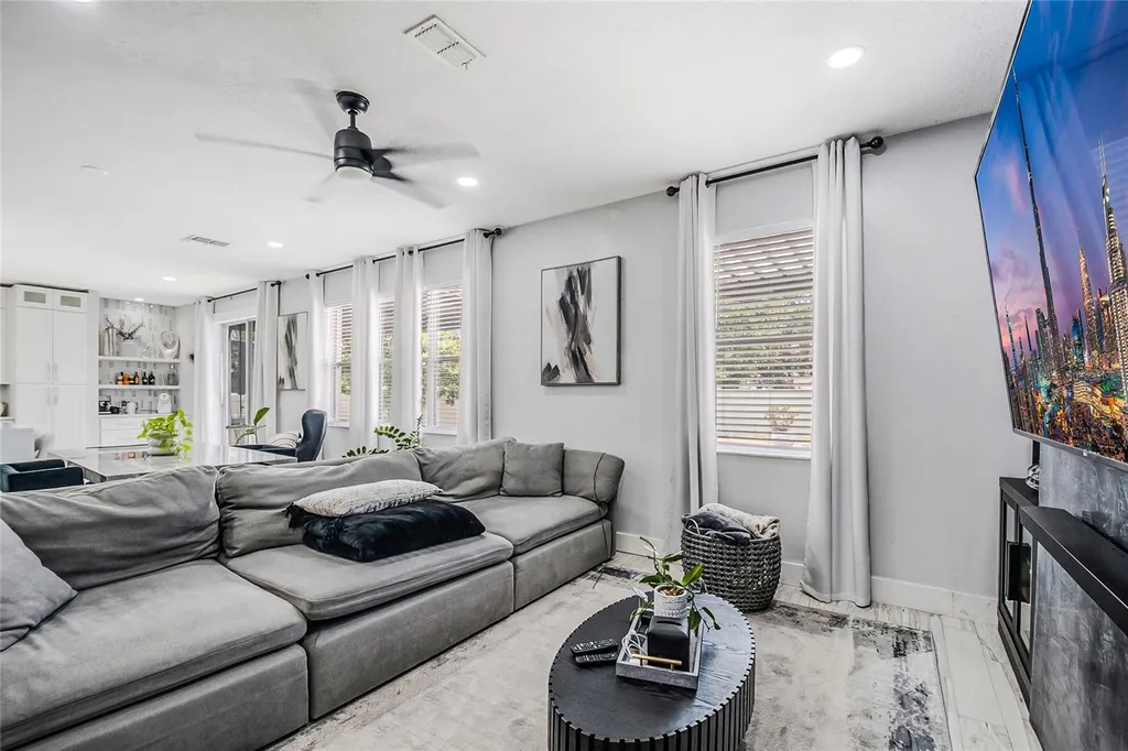 10109 Stratford Pointe Avenue Orlando FL 32832