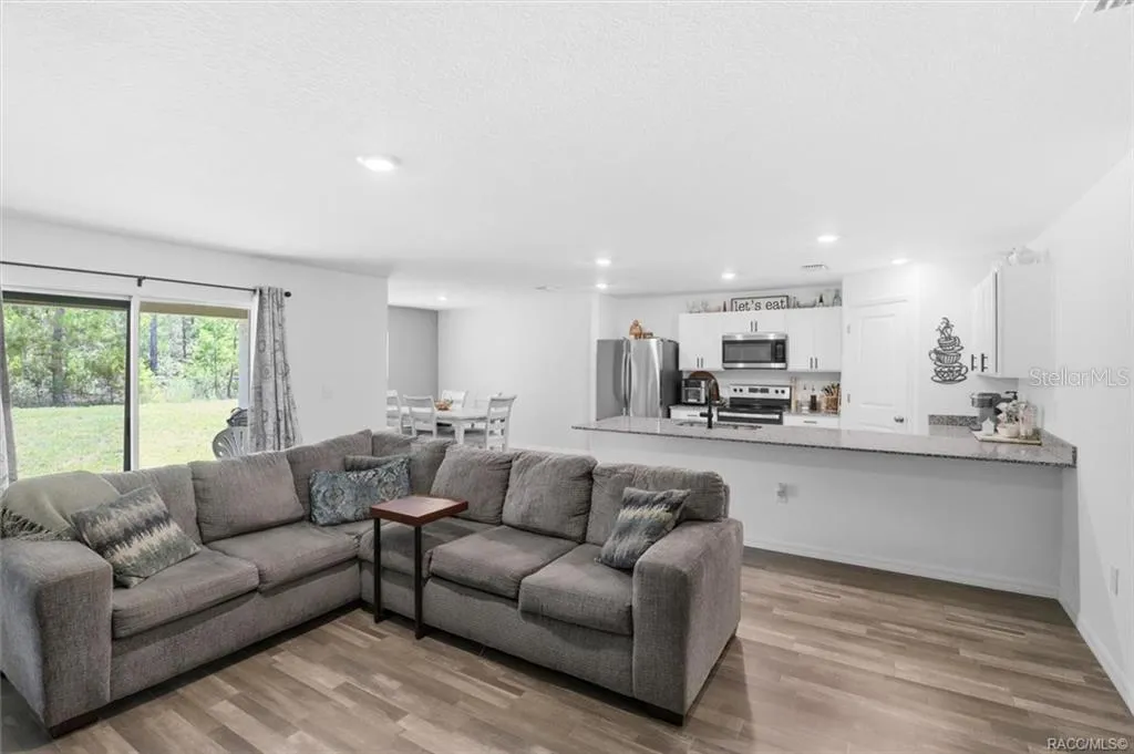 8827 N Vienna Drive Dunnellon FL 34433