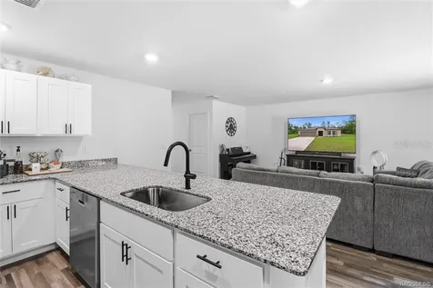 8827 N Vienna Drive Dunnellon FL 34433