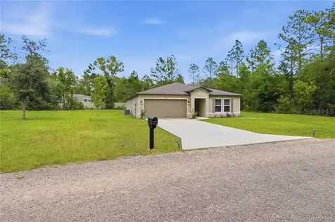 8827 N Vienna Drive Dunnellon FL 34433