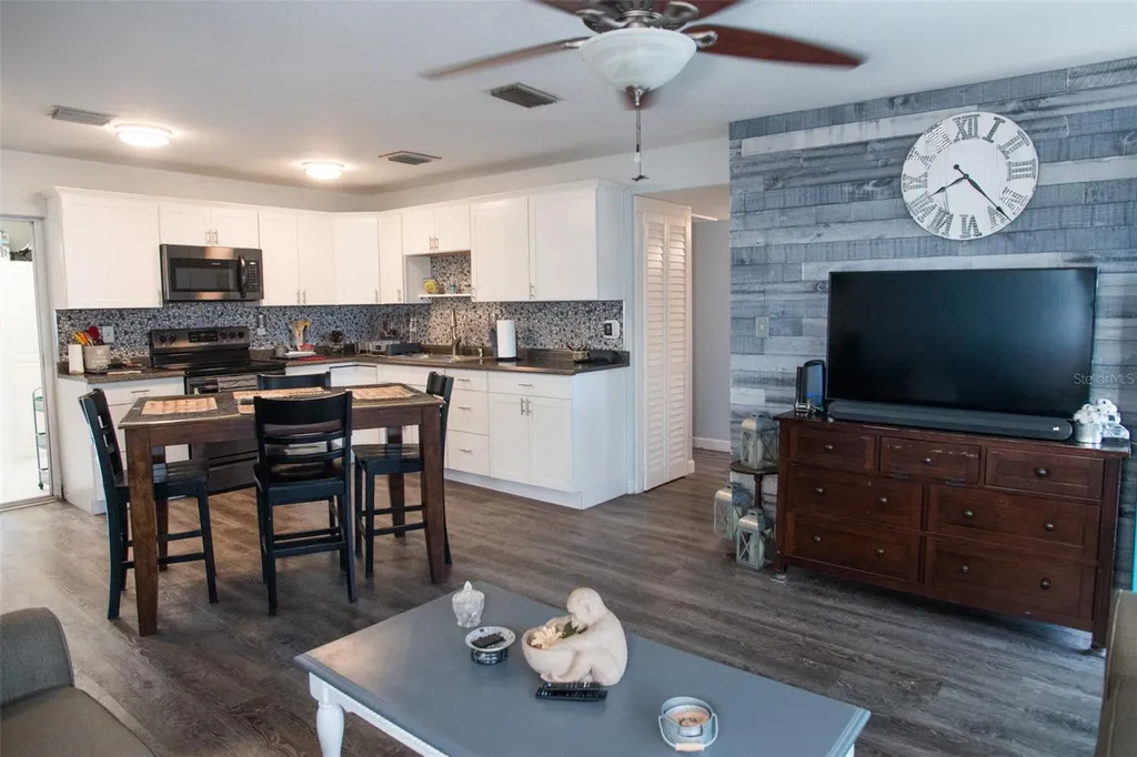 4240 69th Avenue N Pinellas Park FL 33781