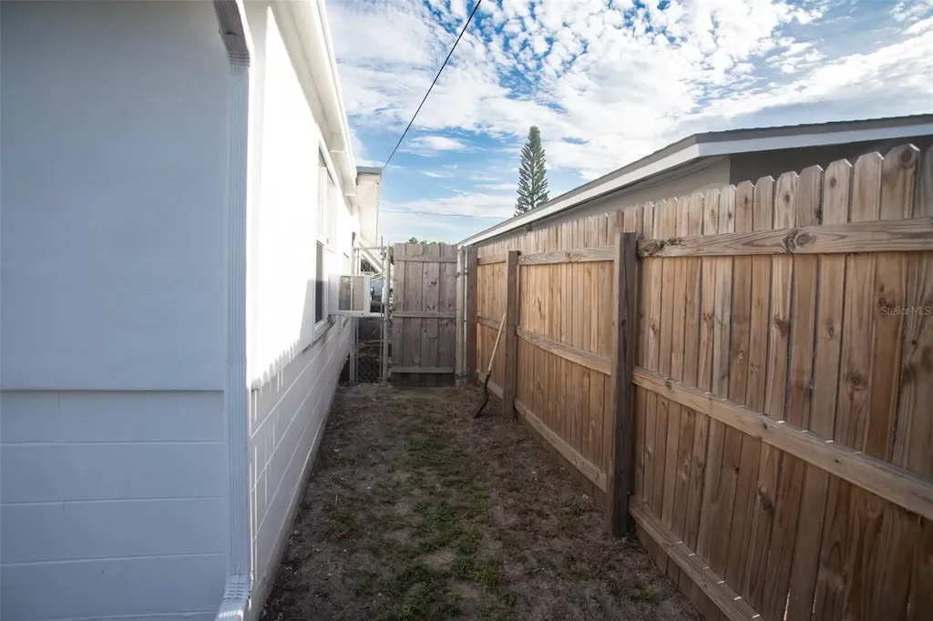4240 69th Avenue N Pinellas Park FL 33781