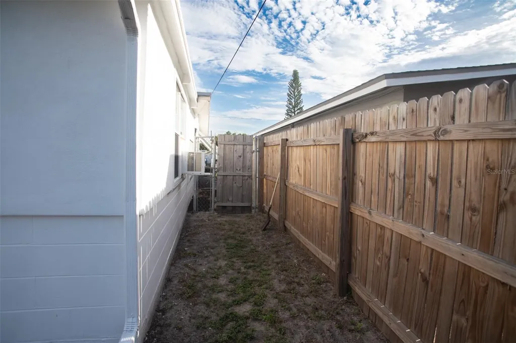 4240 69th Avenue N Pinellas Park FL 33781