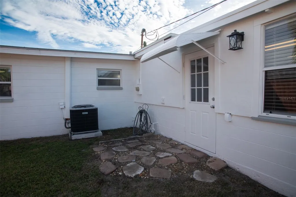 4240 69th Avenue N Pinellas Park FL 33781