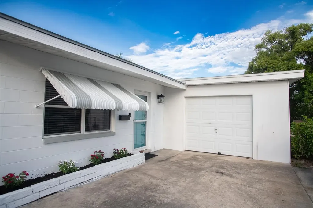 4240 69th Avenue N Pinellas Park FL 33781