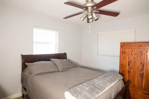 4240 69th Avenue N Pinellas Park FL 33781