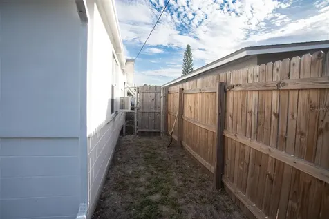 4240 69th Avenue N Pinellas Park FL 33781