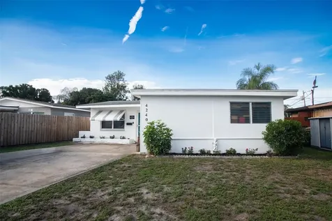 4240 69th Avenue N Pinellas Park FL 33781