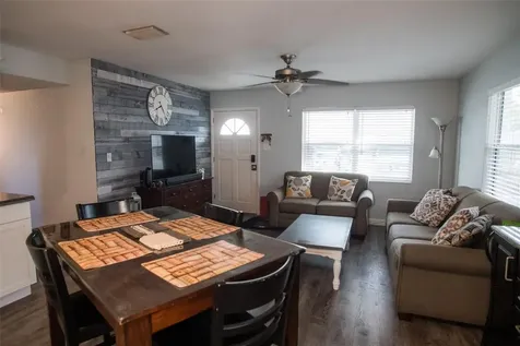 4240 69th Avenue N Pinellas Park FL 33781