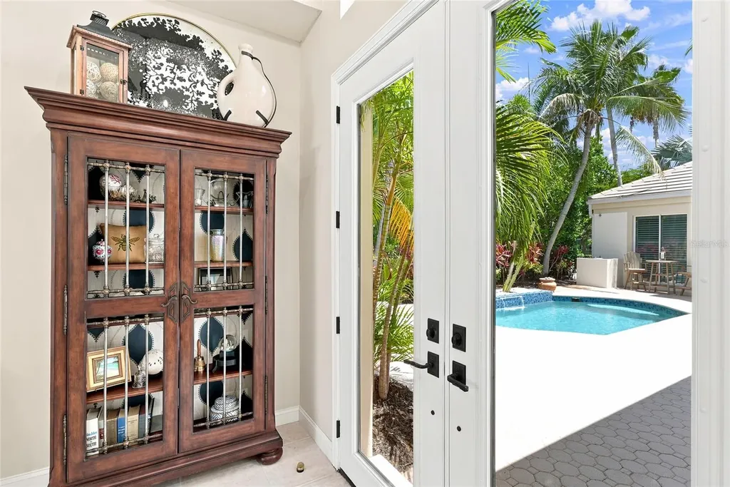 3526 Fair Oaks Lane Longboat Key FL 34228