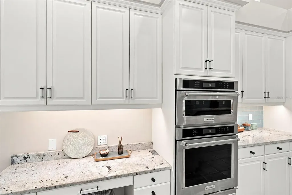 3526 Fair Oaks Lane Longboat Key FL 34228