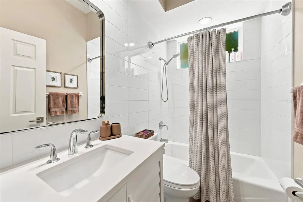 3526 Fair Oaks Lane Longboat Key FL 34228