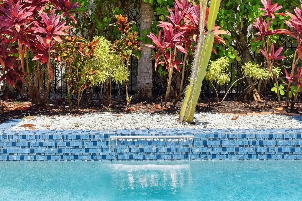 3526 Fair Oaks Lane Longboat Key FL 34228