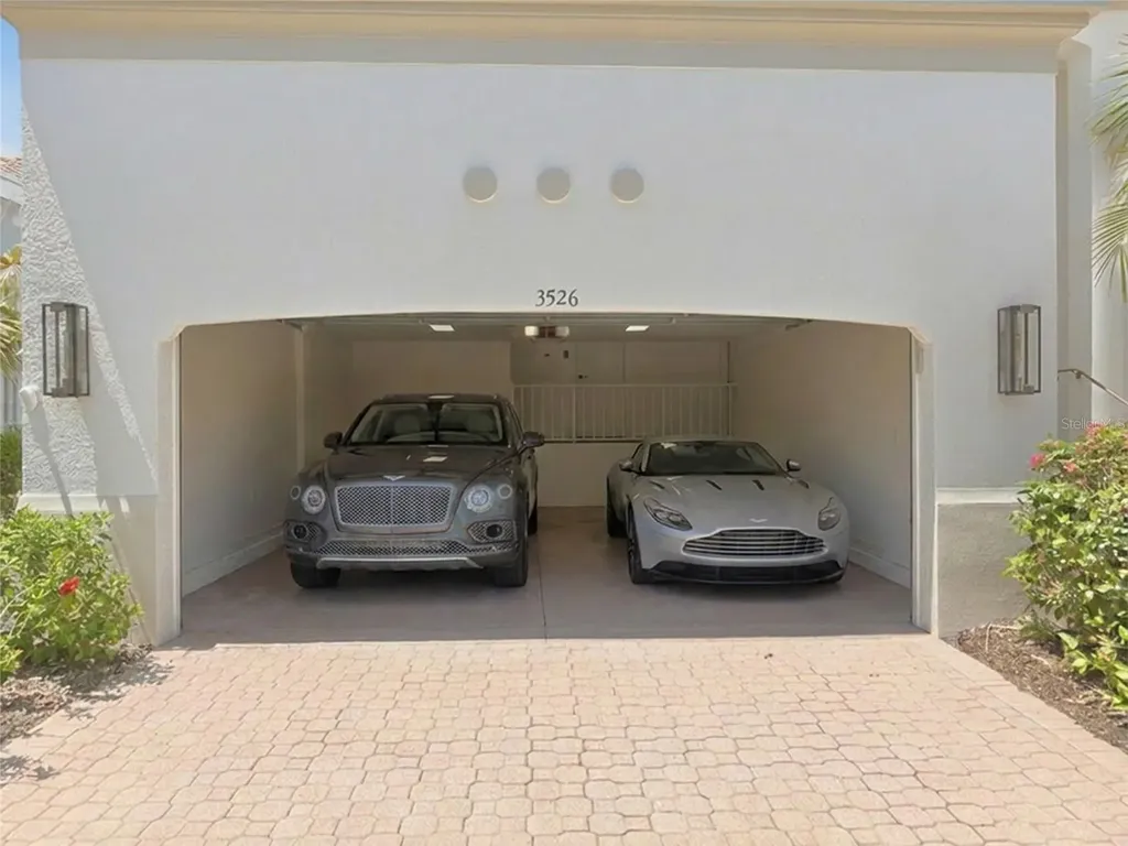 3526 Fair Oaks Lane Longboat Key FL 34228