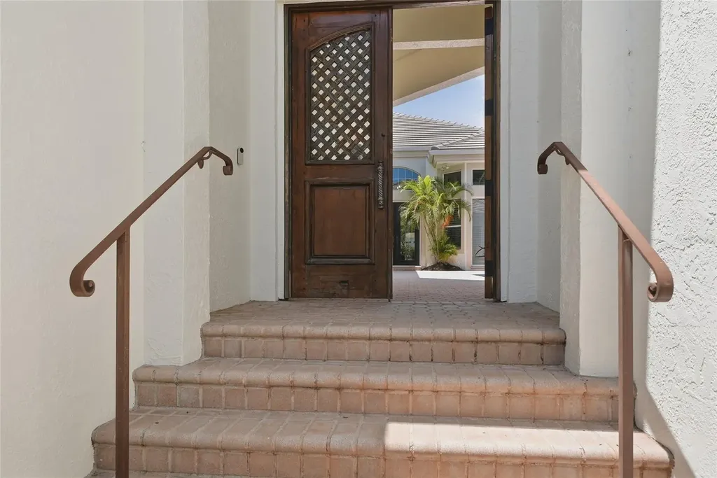 3526 Fair Oaks Lane Longboat Key FL 34228