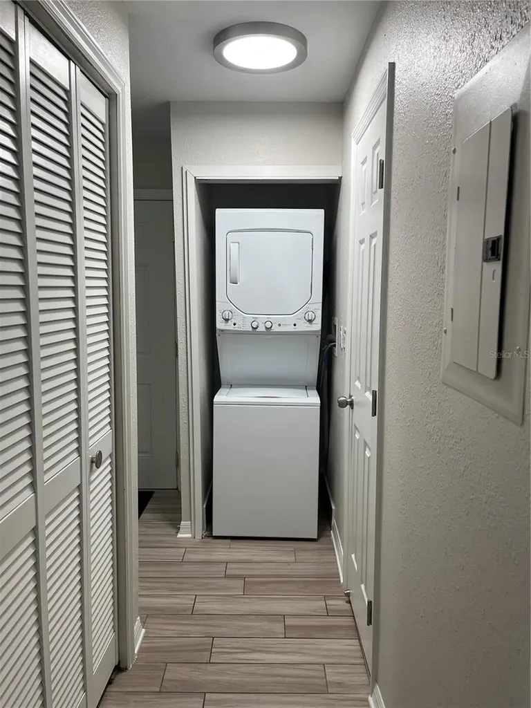 528 Golden Raintree Place Brandon FL 33510
