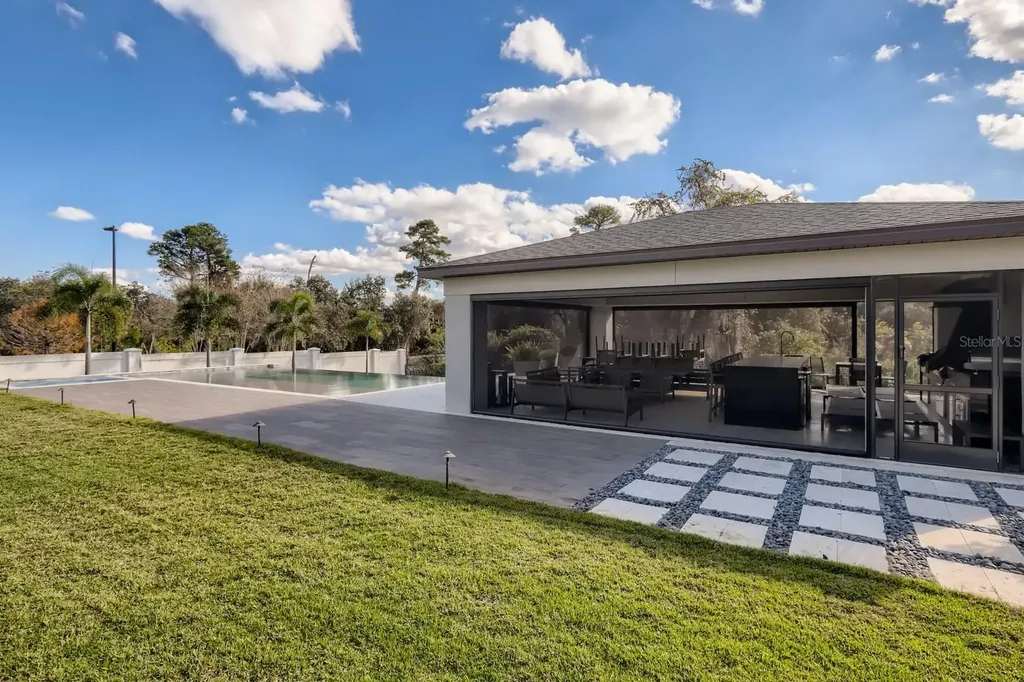 8192 Ludington Circle Orlando FL 32836
