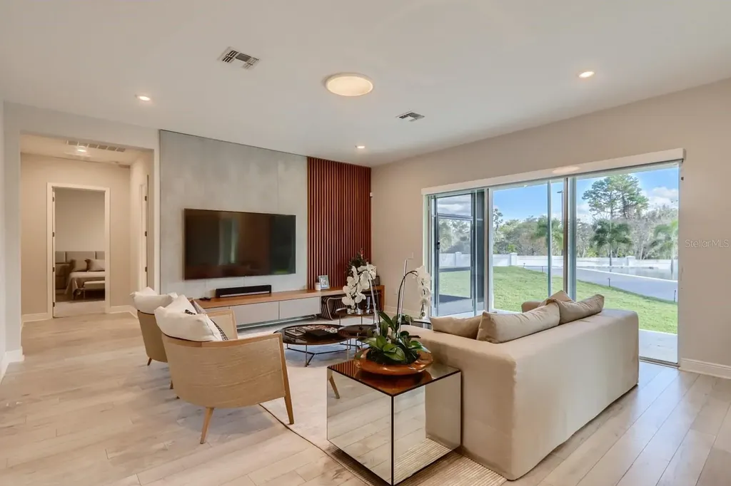 8192 Ludington Circle Orlando FL 32836